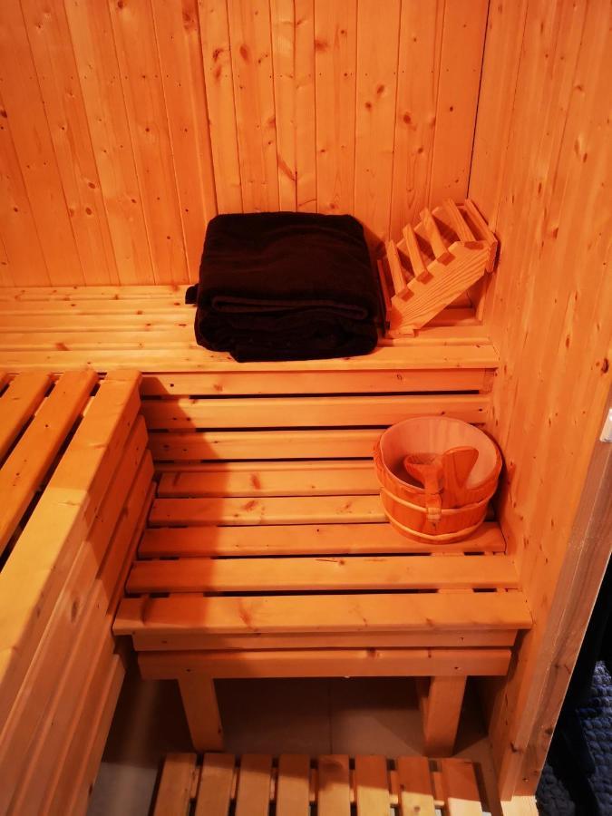Forest Path Luxury Studio Apartment With Large Bedroom Bathroom And Sauna Sleeps Up To 4 밸리나인치 외부 사진