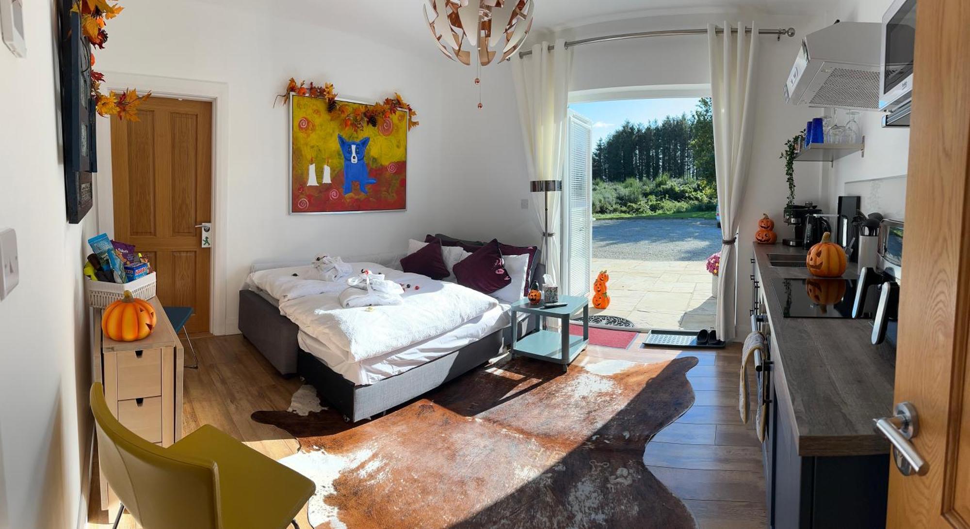 Forest Path Luxury Studio Apartment With Large Bedroom Bathroom And Sauna Sleeps Up To 4 밸리나인치 외부 사진