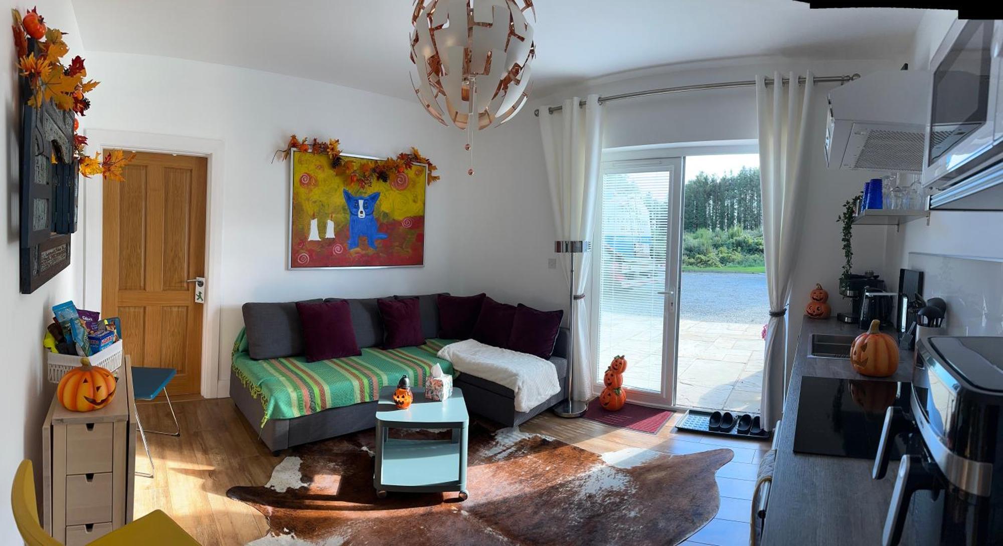Forest Path Luxury Studio Apartment With Large Bedroom Bathroom And Sauna Sleeps Up To 4 밸리나인치 외부 사진