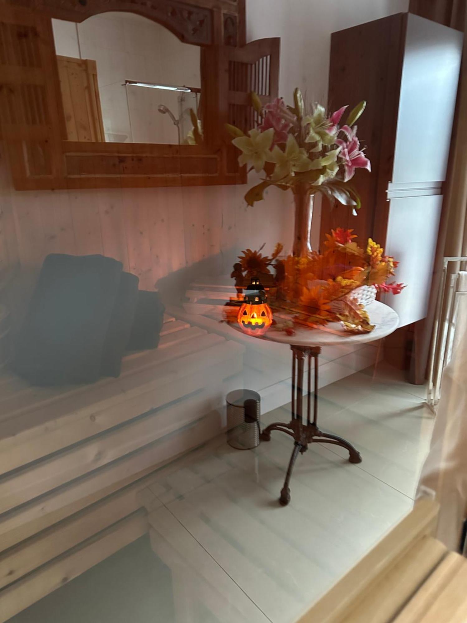 Forest Path Luxury Studio Apartment With Large Bedroom Bathroom And Sauna Sleeps Up To 4 밸리나인치 외부 사진