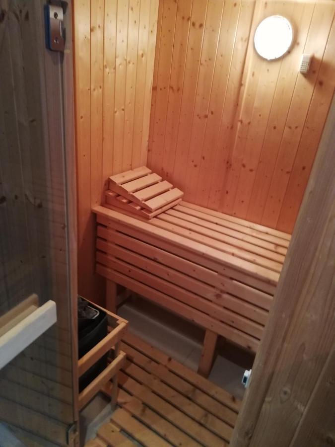 Forest Path Luxury Studio Apartment With Large Bedroom Bathroom And Sauna Sleeps Up To 4 밸리나인치 외부 사진